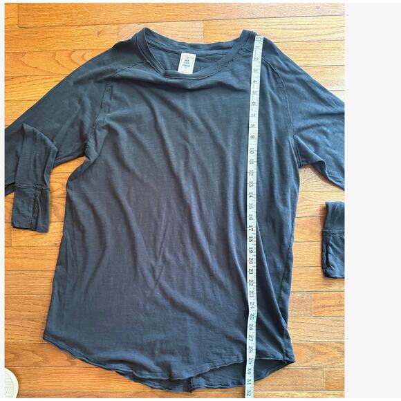 We The free long Sleeve tee Medium Charcoal/vintage black Raw Hem - Picture 10 of 14